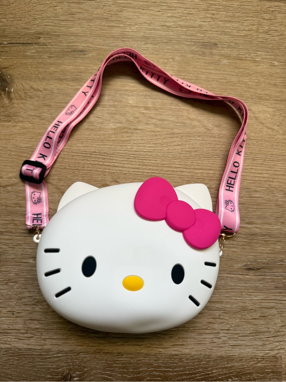 Hello Kitty Crossbody Bag with Pink Strap